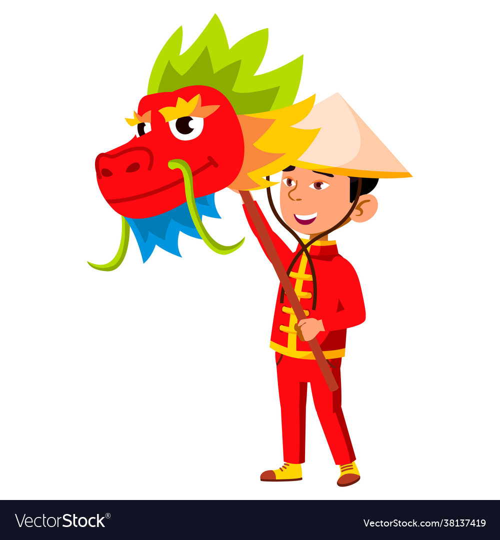 Chinesischer kleiner Junge spielen Bühne mit Drachenkopf