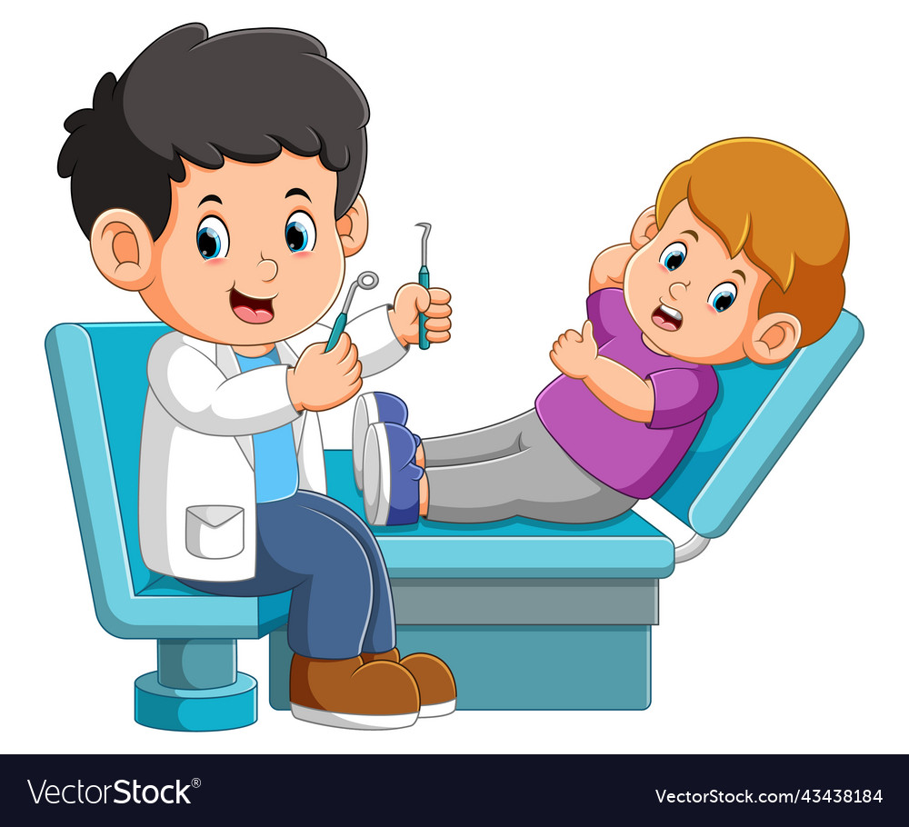 Dentist is ready to check little boy39s tooth