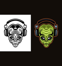 Alien Head In Headphones Set